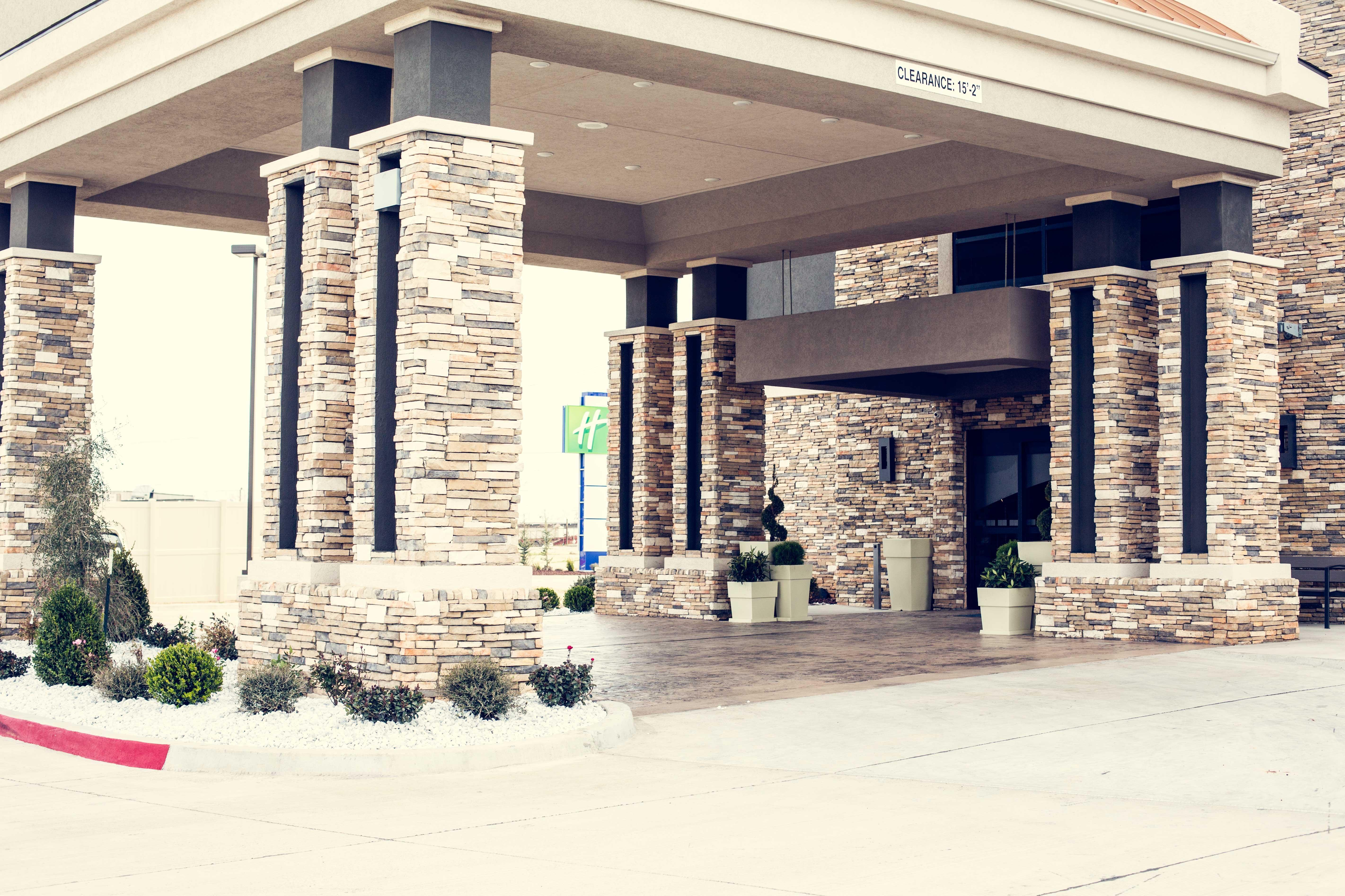 Holiday Inn Express & Suites Oklahoma City Southeast By Ihg Exterior photo